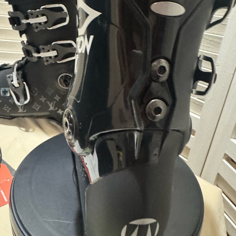 SOLD
Louis Vuitton Limited Edition Heated Ski Boots - Picture 15 of 16